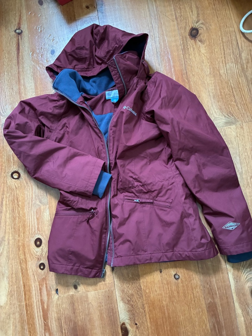 Columbia Women's Hooded Ski Jacket in Wine